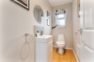 Guest WC- click for photo gallery